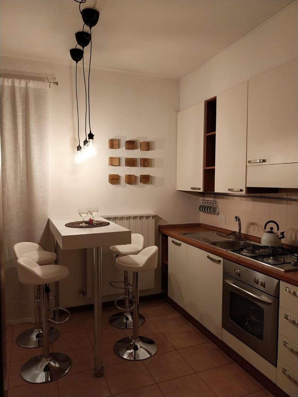 Apartamento Casa Paris Sale Marasino Exterior foto